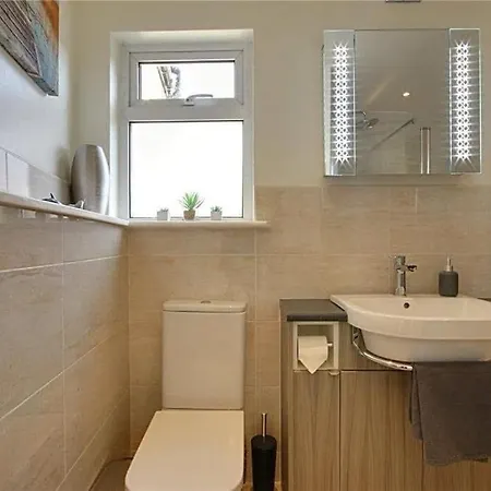 Apartment Near - 10km *